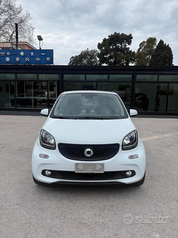 Usata Smart ForFour Passion 71 CV (52 kW) 2019 Bianco Utilitaria