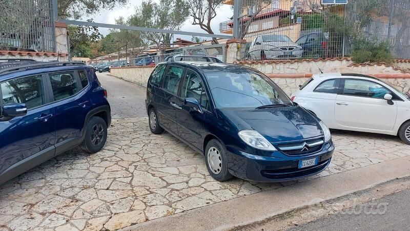 Blu Usata 2003 Citroën C8 Monovolume | 2700 € (Cara) - Immagine 1/4
