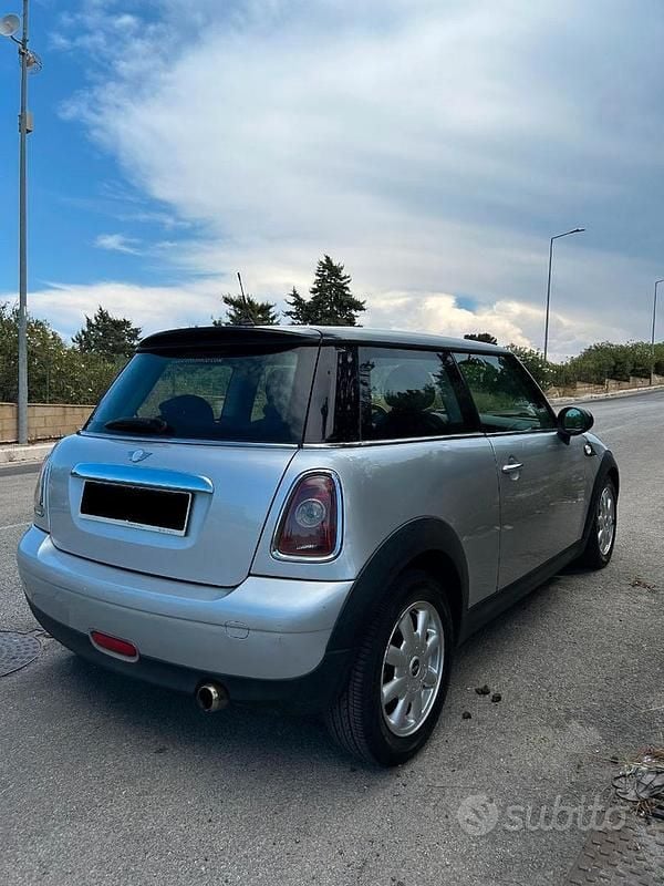 Usata Mini Cooper D 109 CV (80 kW) 2007 Grigio Utilitaria