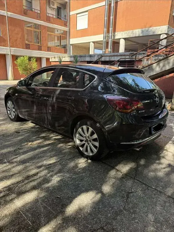 Usata Opel Astra Cosmo 140 CV (102 kW) 2014 Berlina