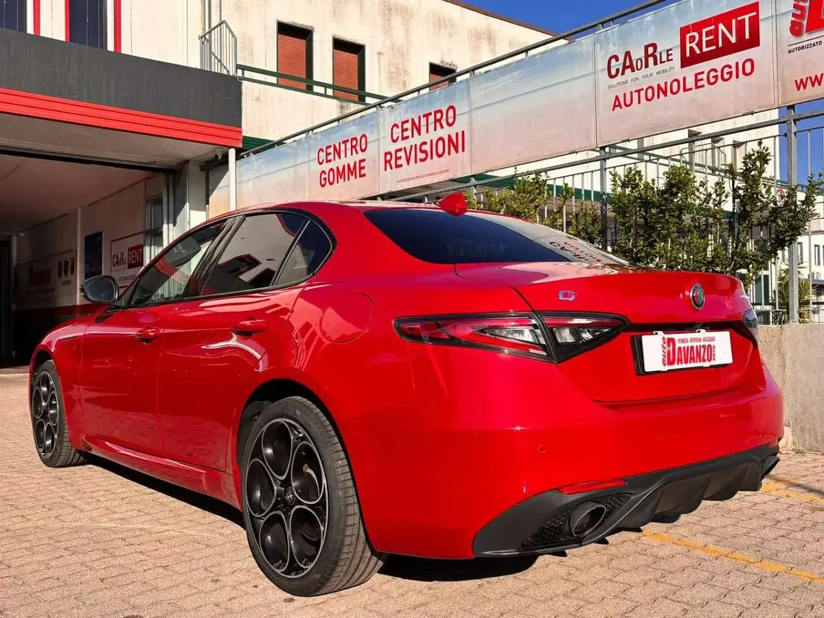 Usata Alfa Romeo Giulia Competizione 280 CV (205 kW) 2023 Rosso alfa Berlina