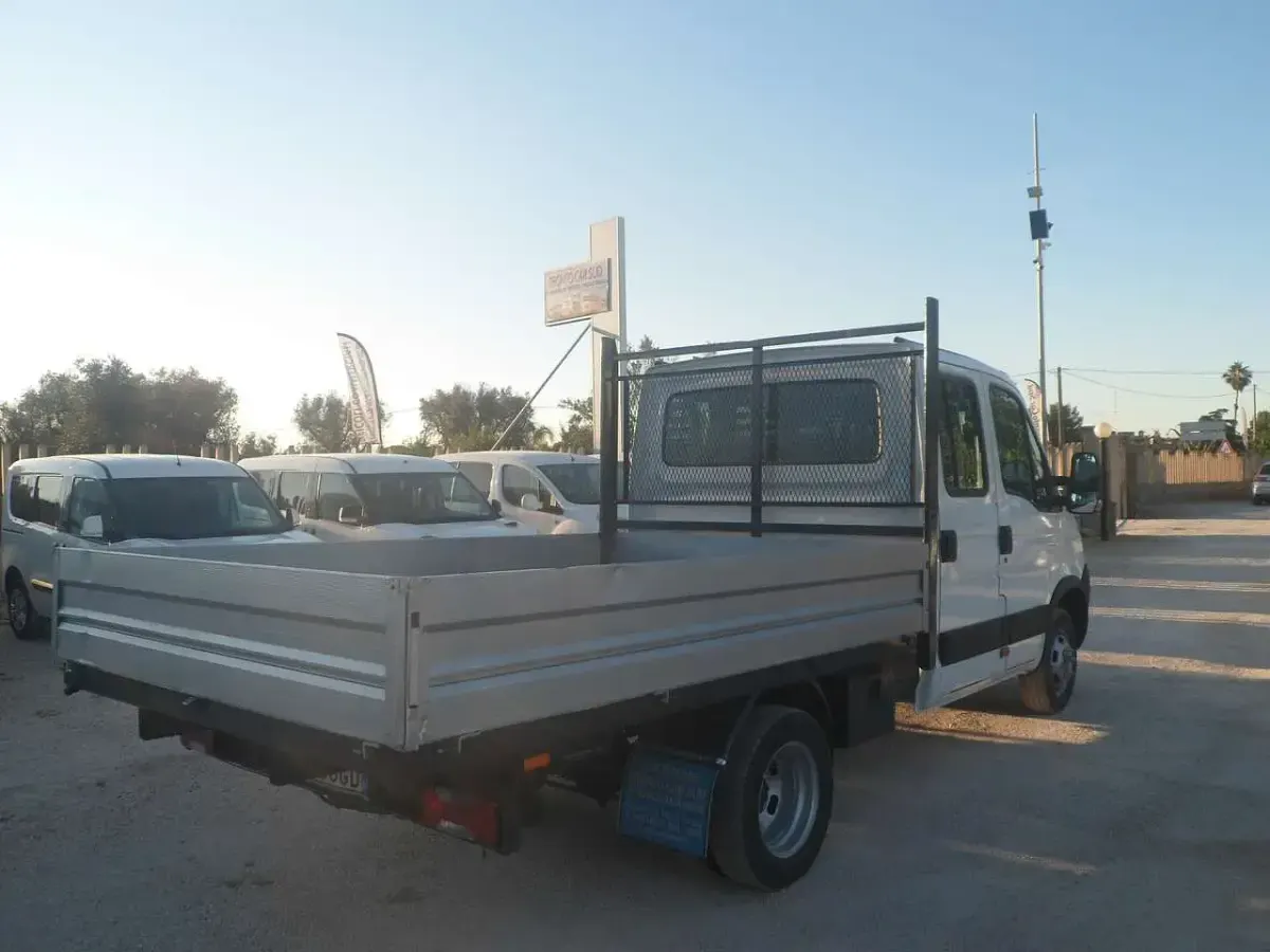 Usata Iveco Daily 150 CV (110 kW) 2007 Bianco Furgone