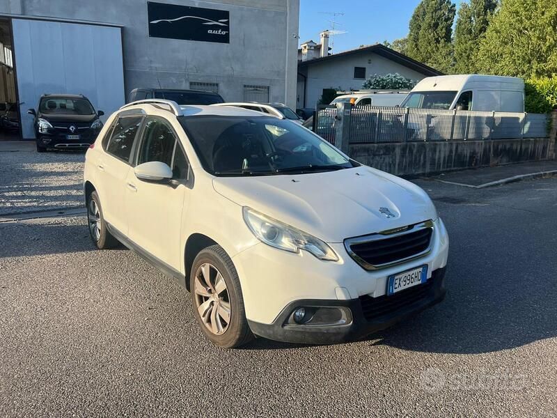 Usata Peugeot 2008 Active 92 CV (67 kW) 2015 Bianco SUV