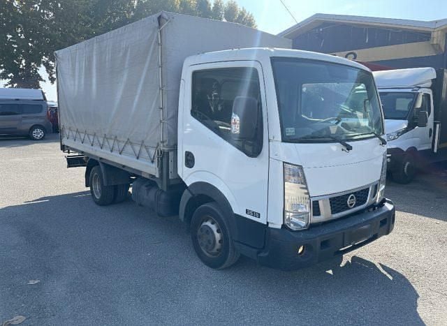Usata Nissan Cabstar 140 CV (102 kW) 2017 Bianco Pick-up