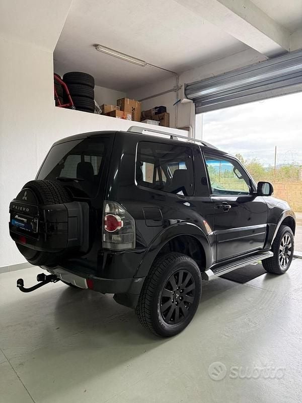 Usata Mitsubishi Pajero 200 CV (147 kW) 2010 Nero SUV