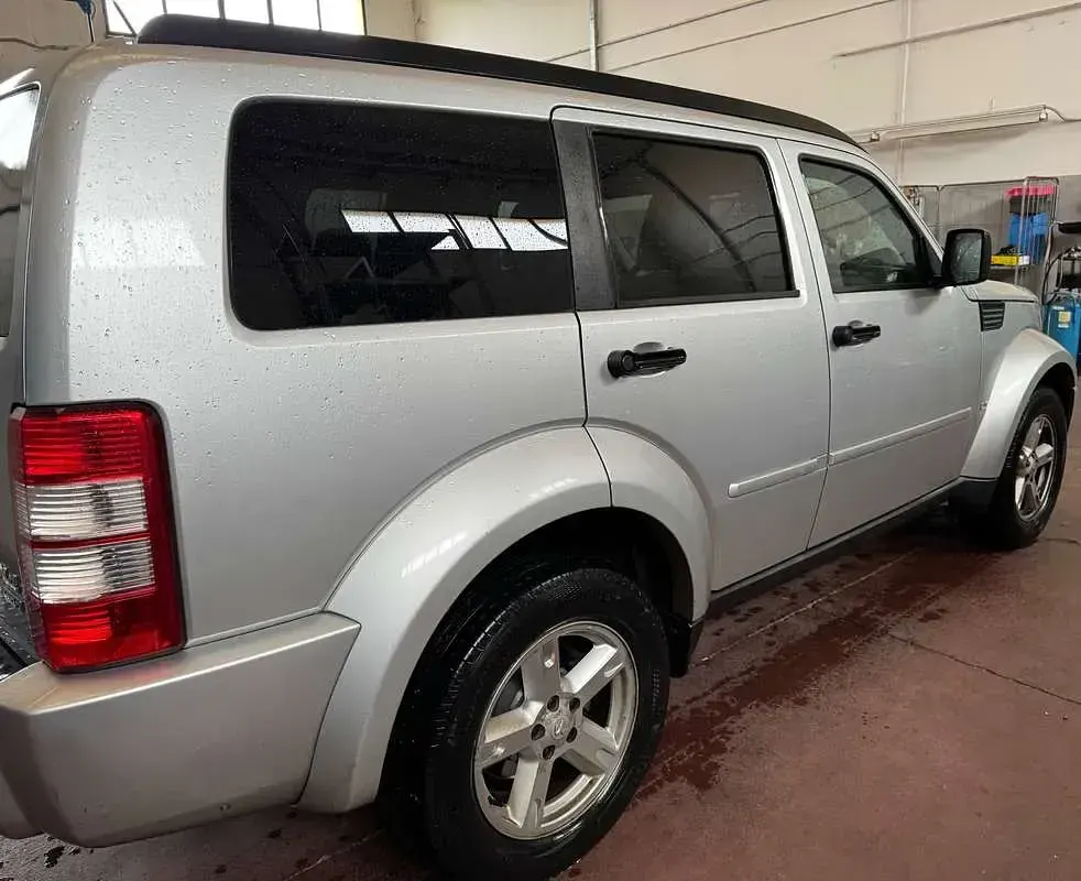 Usata Dodge Nitro SXT 177 CV (130 kW) 2010 Grigio SUV