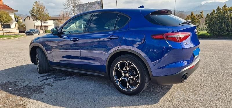 Usata Alfa Romeo Stelvio Sprint 190 CV (139 kW) 2020 Blu SUV
