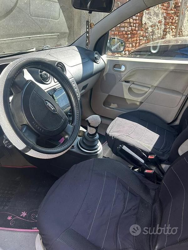Usado Ford Fiesta 68 HP (50 kW) 2003 Azul Citadino