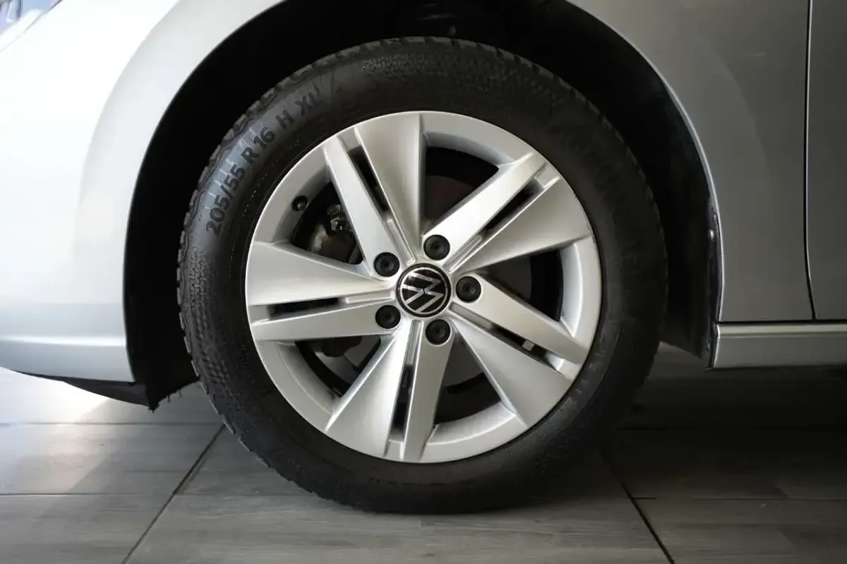 Usata VW Golf VII Life 116 CV (85 kW) 2021 Grigio Utilitaria