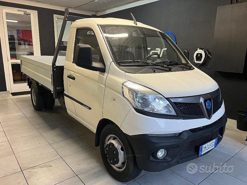 Begagnad Piaggio Porter 106 HK (77 kW) 2023 Vit