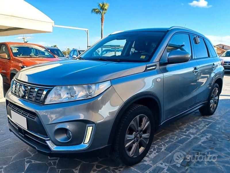 Usata Suzuki Vitara 111 CV (81 kW) 2019 Grigio SUV