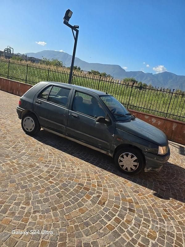Usata Renault Clio 1993 Verde Berlina