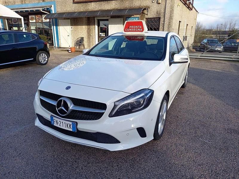 Bianco Usata 2018 Mercedes A180 Edition Berlina | 15.900 € (Ottimo prezzo) - Immagine 1/4