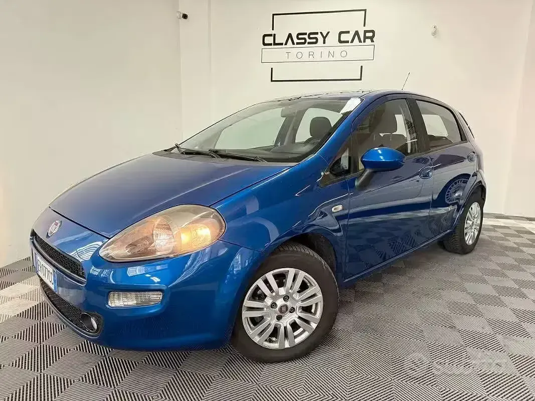 Usata Fiat Punto Lounge 77 CV (56 kW) 2013 Blu/azzurro Utilitaria