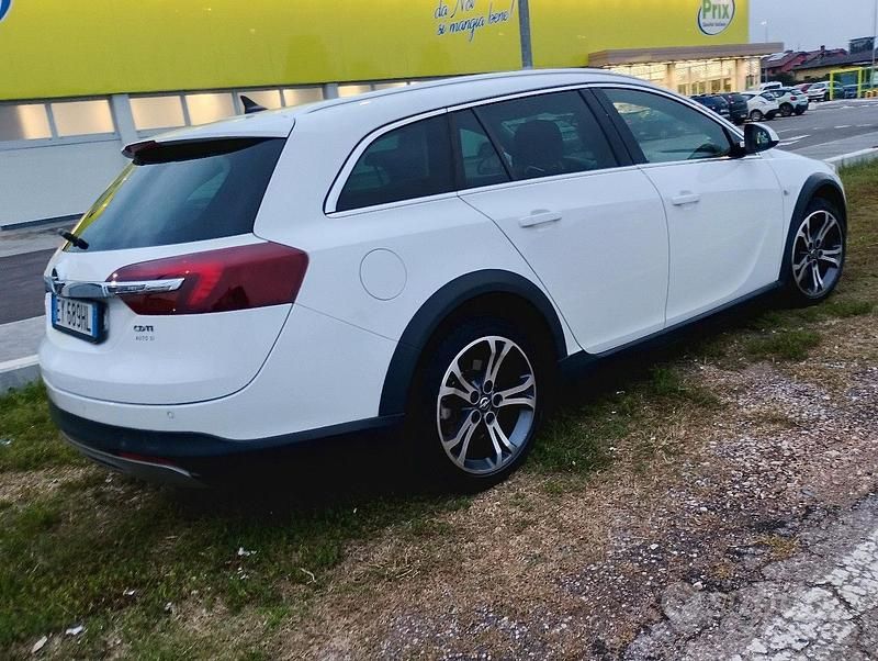 Usata Opel Insignia 160 CV (117 kW) 2015 Bianco Berlina