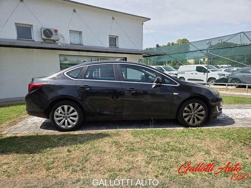 Usata Opel Astra 140 CV (102 kW) 2015 Nero Berlina