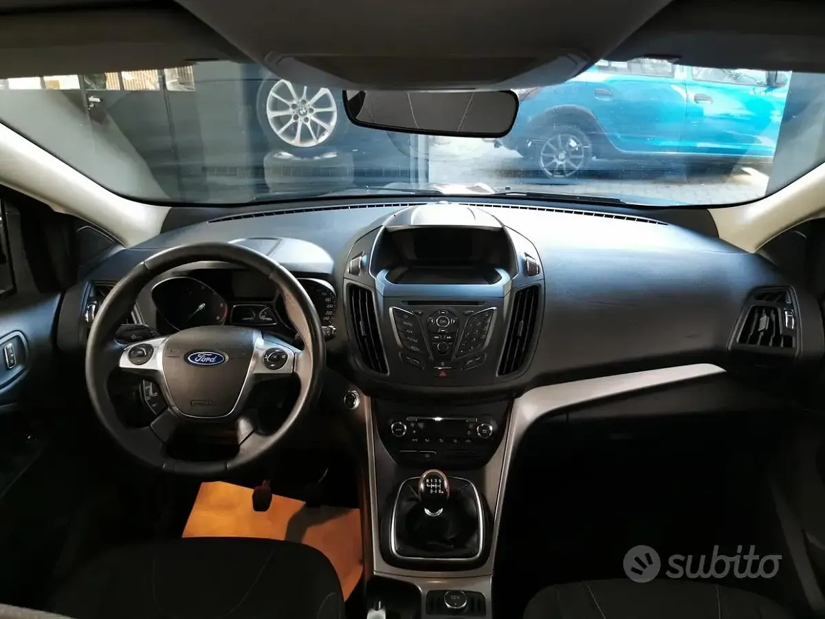 Usata Ford Kuga Titanium 140 CV (102 kW) 2014 Grigio SUV