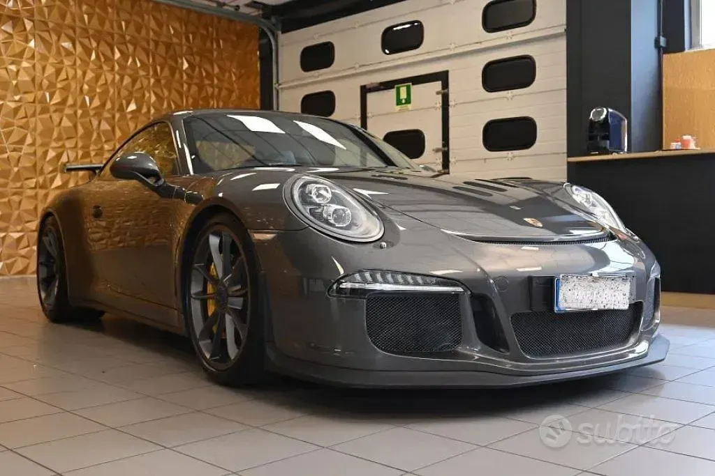 Usata Porsche 991 476 CV (350 kW) 2015 Grigio ardesia/full carbonio Coupé