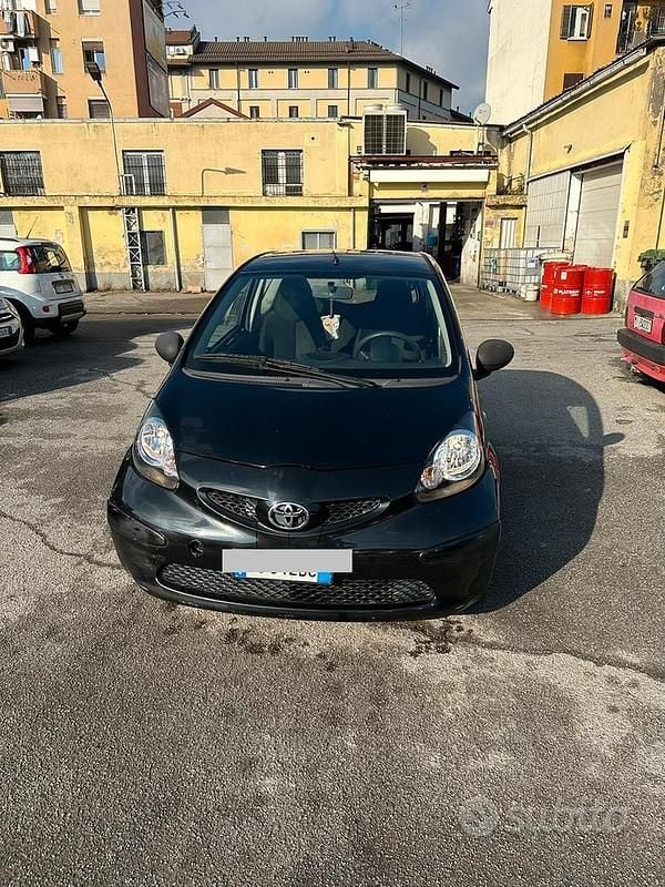Usata 2008 Toyota Aygo Due volumi | 3500 € (Buon prezzo) - Immagine 1/4
