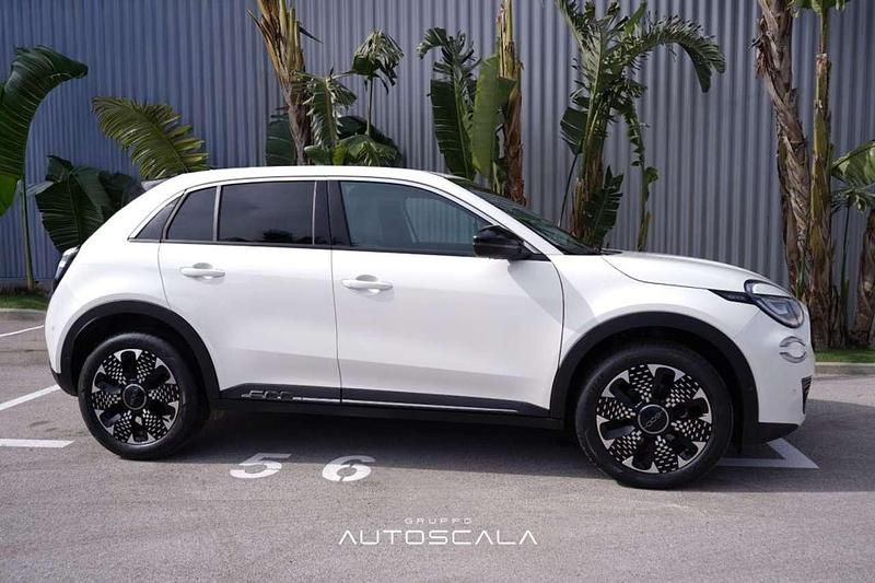 Usata Fiat 600 La Prima 101 CV (74 kW) 2024 Bianco gelato SUV