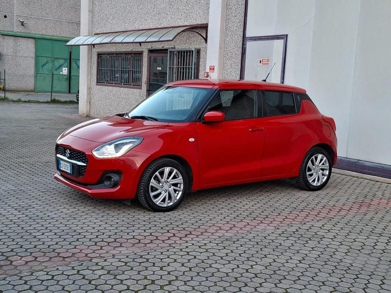 Usata Suzuki Swift Cool 83 CV (61 kW) 2021 Rosso Utilitaria