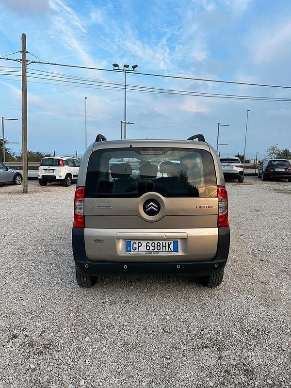 Usata Citroën Nemo XTR 75 CV (55 kW) 2011 Marrone Monovolume
