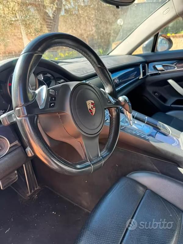 Usata Porsche Panamera 250 CV (183 kW) 2014 Nero Utilitaria