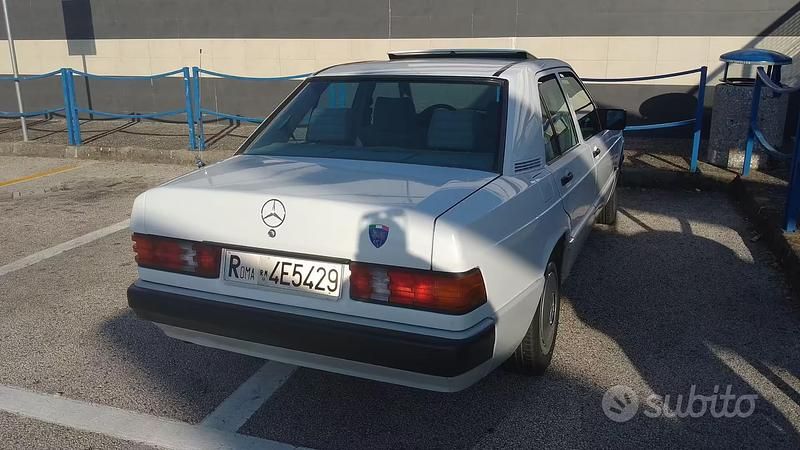Usata Mercedes 190 105 CV (77 kW) 1989 Bianco Berlina
