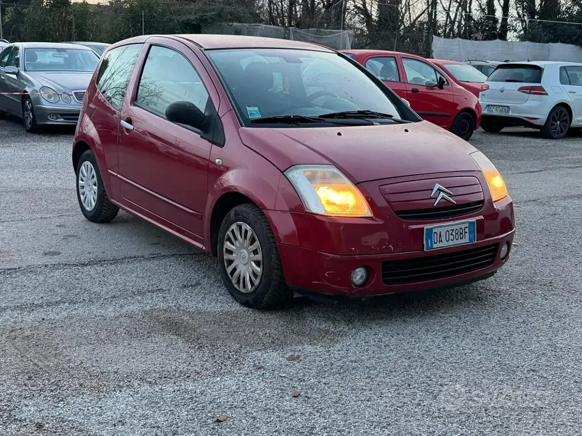 Usata Citroën C2 Exclusive 73 CV (53 kW) 2006 Rosso Utilitaria