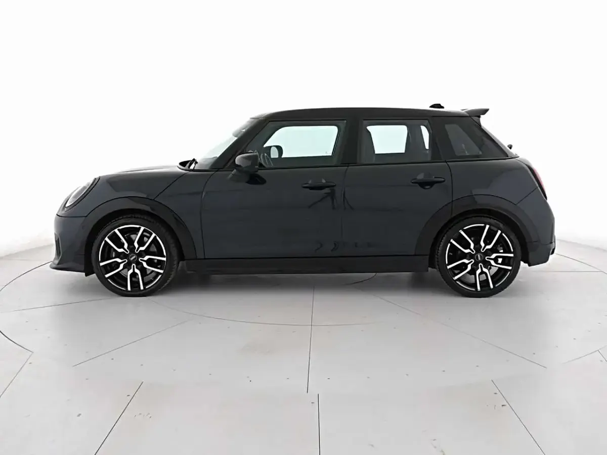 Usata Mini John Cooper Works 156 CV (114 kW) 2025 Legend grey Utilitaria