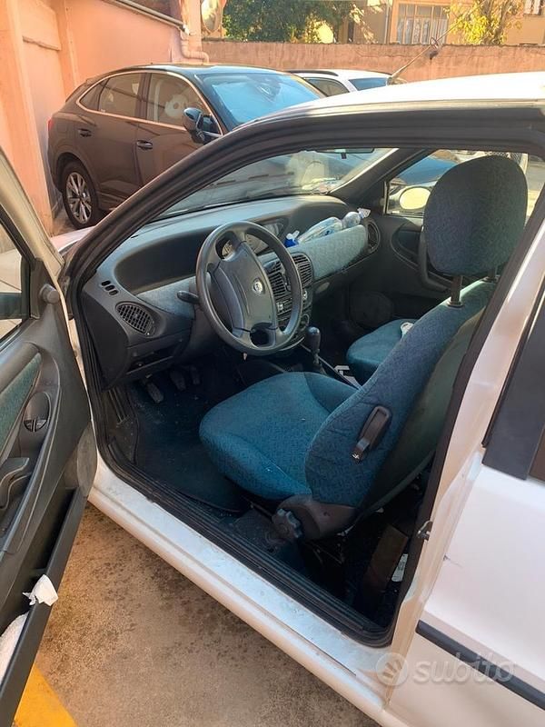 Usata Lancia Ypsilon 60 CV (44 kW) 1998 Utilitaria