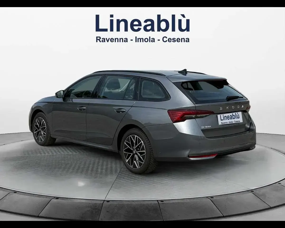 Begagnad Skoda Octavia Executive 150 HK (110 kW) 2025 Grå Kombi