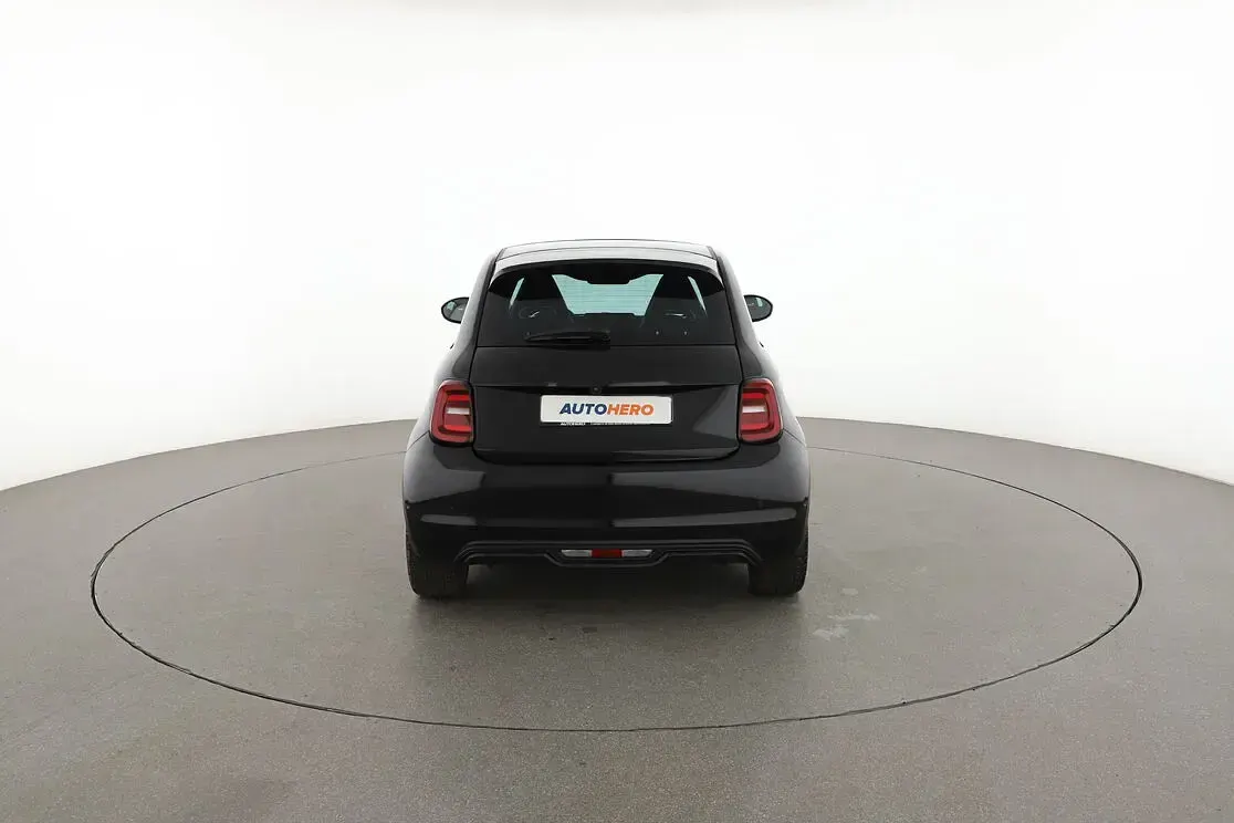 Usata Abarth 500e Turismo 114 kW (155 CV) 2023 Nero Utilitaria
