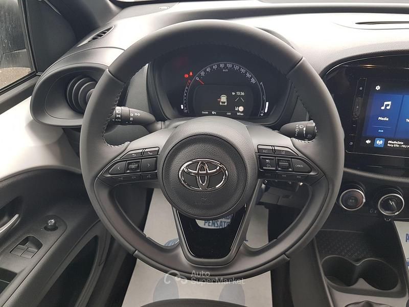 Usata Toyota Aygo 72 CV (52 kW) 2024 Blu Utilitaria