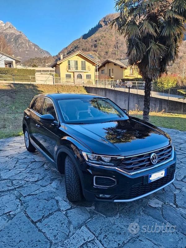 Usata VW T-Roc Advance 150 CV (110 kW) 2018 Nero SUV