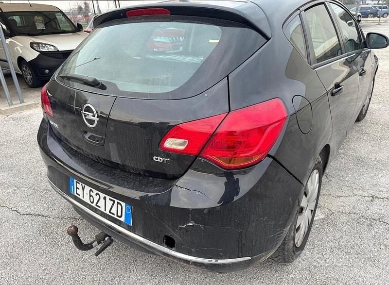 Usata Opel Astra 136 CV (100 kW) 2015 Nero Berlina