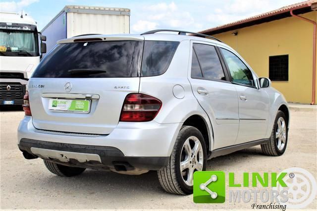 Usata Mercedes ML320 Sport 224 CV (164 kW) 2007 Grigio SUV