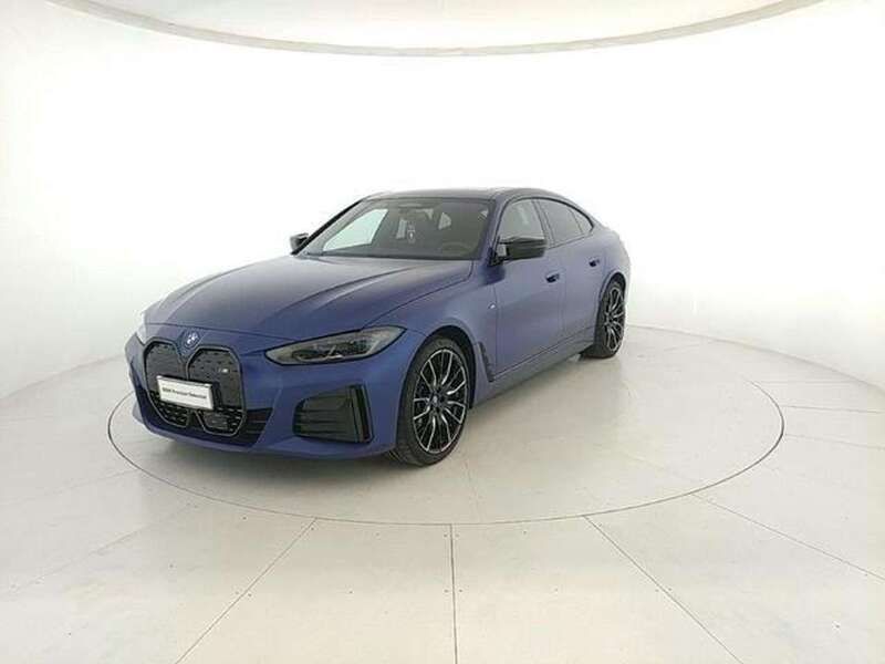 Blu pastello Usata 2022 BMW i4 Sport Line Tre volumi | 52.500 € (Cara) - Immagine 1/4