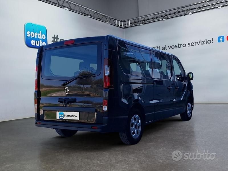 Usata Renault Trafic 150 CV (110 kW) 2024 Nero Monovolume