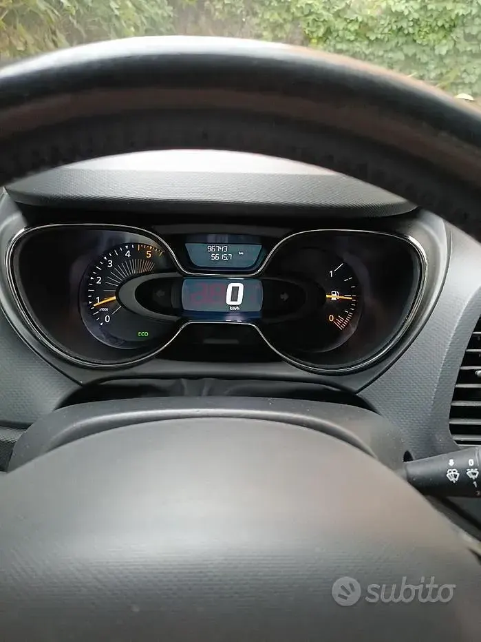 Usata Renault Captur 110 CV (80 kW) 2015 Nero SUV