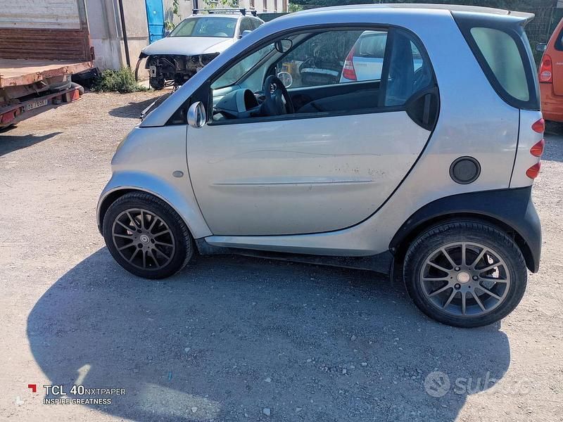 Usata 2003 Smart ForTwo Coupé Passion Due volumi | 1700 € (Ottimo prezzo) - Immagine 1/4