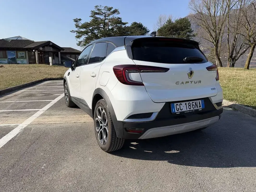 Usata Renault Captur Initiale Paris 92 CV (67 kW) 2021 SUV