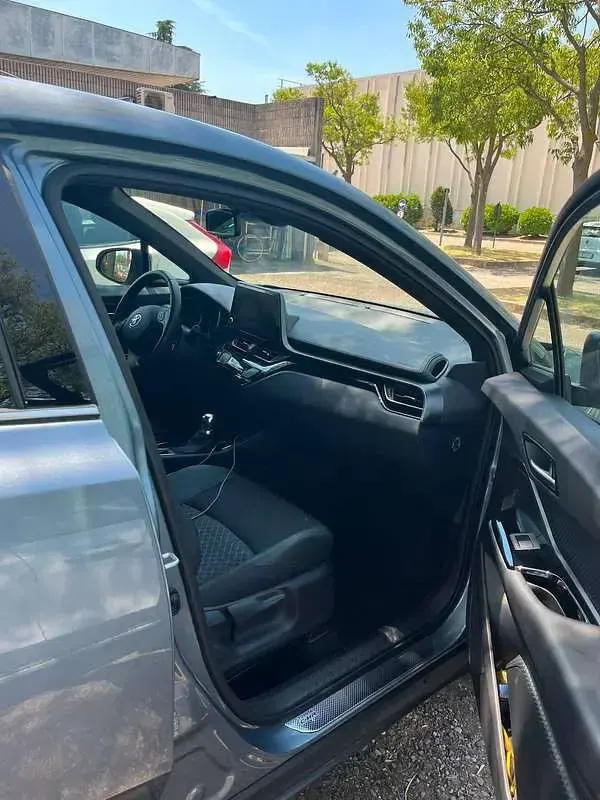 Usata Toyota C-HR Trend 98 CV (72 kW) 2023 Blu/azzurro SUV