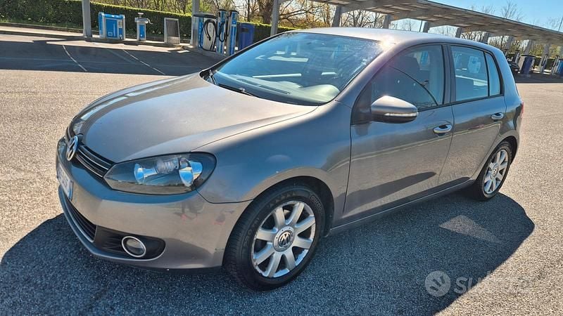 Usata VW Golf VI Highline 122 CV (89 kW) 2010 Grigio Utilitaria