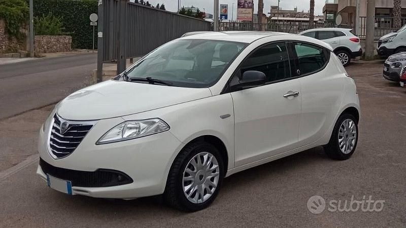 Usata Lancia Ypsilon 69 CV (50 kW) 2013 Bianco Utilitaria