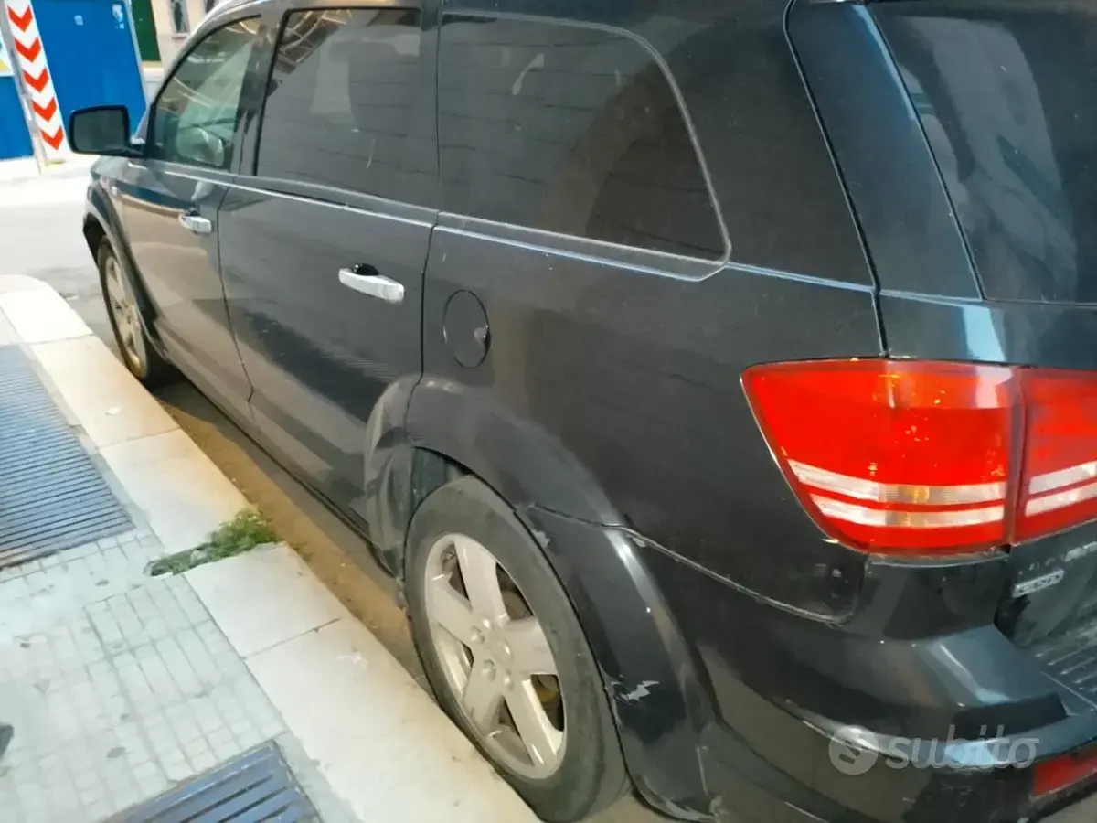 Usata Dodge Journey 140 CV (102 kW) 2008 Nero SUV