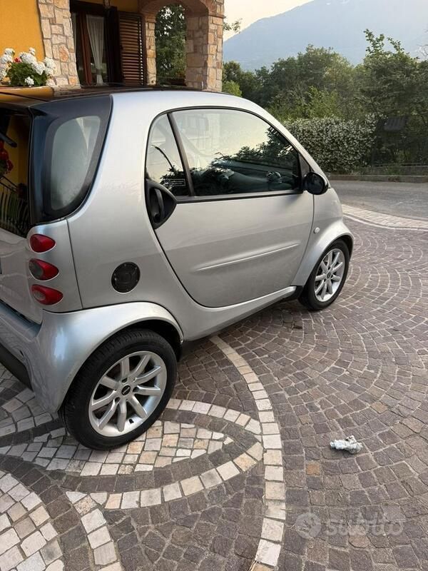 Usata Smart ForTwo Coupé 61 CV (44 kW) 2005 Utilitaria