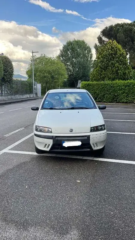 Usata Fiat Punto Active 60 CV (44 kW) 2003 Utilitaria