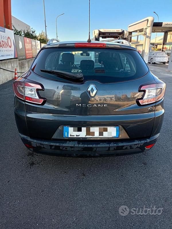 Usata Renault Mégane III 130 CV (95 kW) 2010 Grigio Station wagon