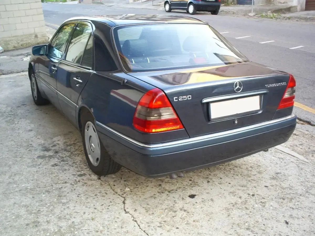 Usata Mercedes C250 Elegance 150 CV (110 kW) 1997 Blu Berlina